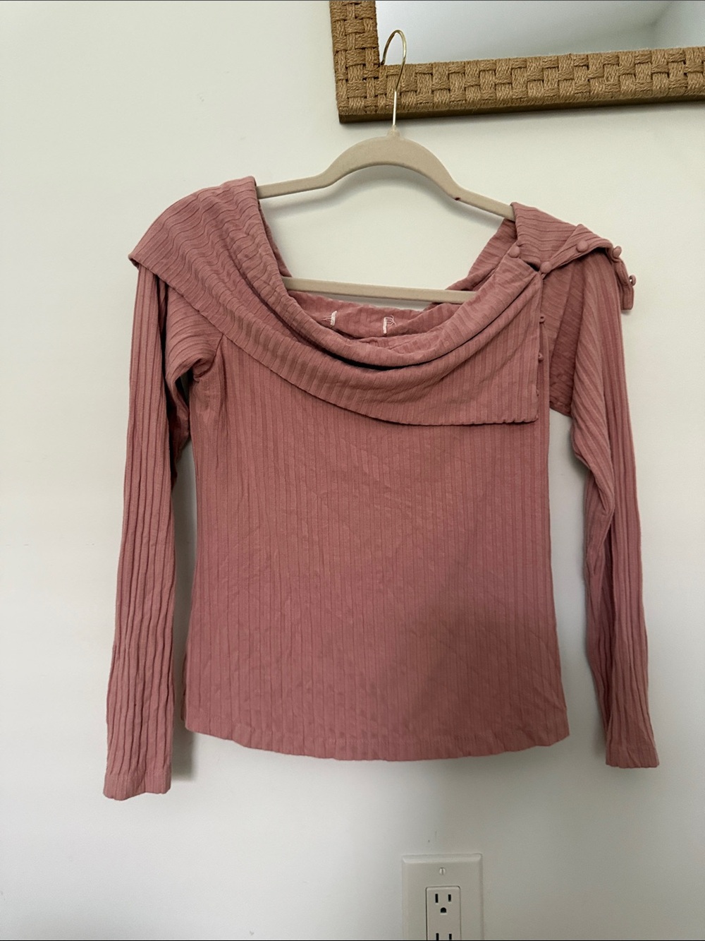 Dusty Rose Ribbed Off Shoulder Top Long Sleeve Women’s Small/Medium